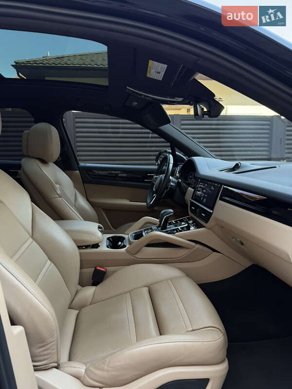 Внедорожник / Кроссовер Porsche Cayenne 2019 в Львове