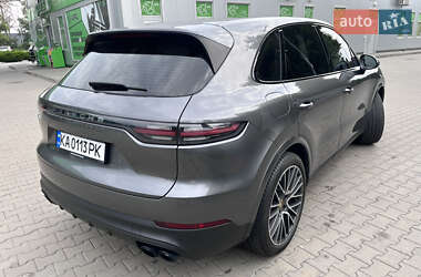 Внедорожник / Кроссовер Porsche Cayenne 2018 в 