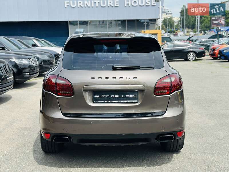 Позашляховик / Кросовер Porsche Cayenne 2014 в Києві