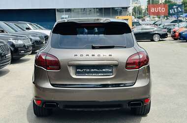 Внедорожник / Кроссовер Porsche Cayenne 2014 в 