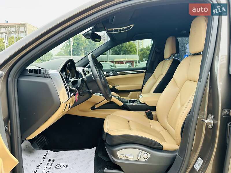 Позашляховик / Кросовер Porsche Cayenne 2014 в Києві
