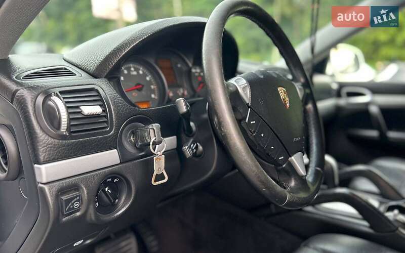 Внедорожник / Кроссовер Porsche Cayenne 2005 в Черновцах