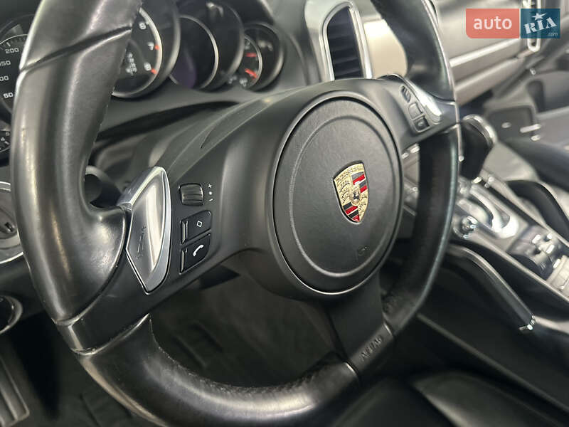 Внедорожник / Кроссовер Porsche Cayenne 2011 в Умани