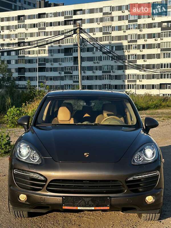 Позашляховик / Кросовер Porsche Cayenne 2013 в Харкові