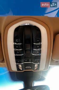Внедорожник / Кроссовер Porsche Cayenne 2013 в 
