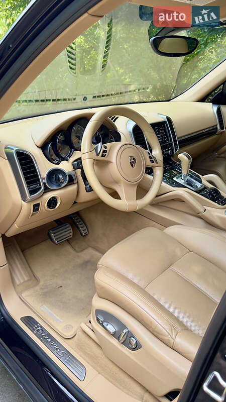 Внедорожник / Кроссовер Porsche Cayenne 2011 в Ужгороде
