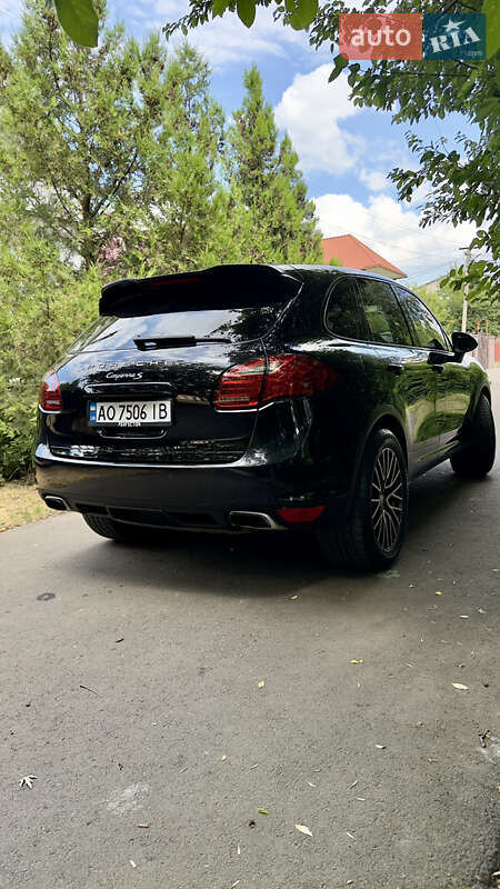 Внедорожник / Кроссовер Porsche Cayenne 2011 в Ужгороде
