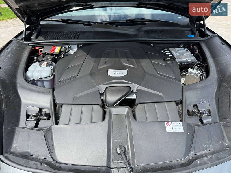 Внедорожник / Кроссовер Porsche Cayenne 2020 в Киеве