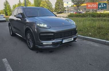Внедорожник / Кроссовер Porsche Cayenne 2016 в 