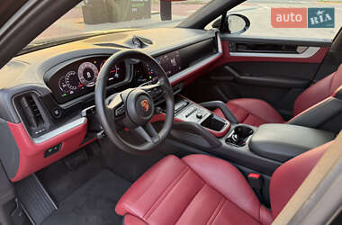 Внедорожник / Кроссовер Porsche Cayenne 2023 в 