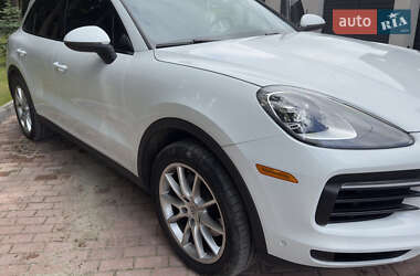 Внедорожник / Кроссовер Porsche Cayenne 2018 в 