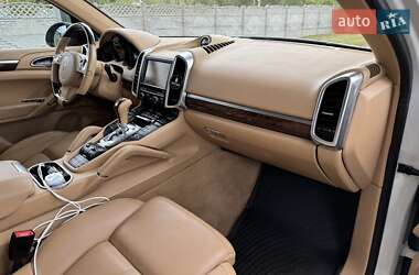 Позашляховик / Кросовер Porsche Cayenne 2013 в 