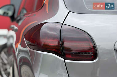 Позашляховик / Кросовер Porsche Cayenne 2012 в 