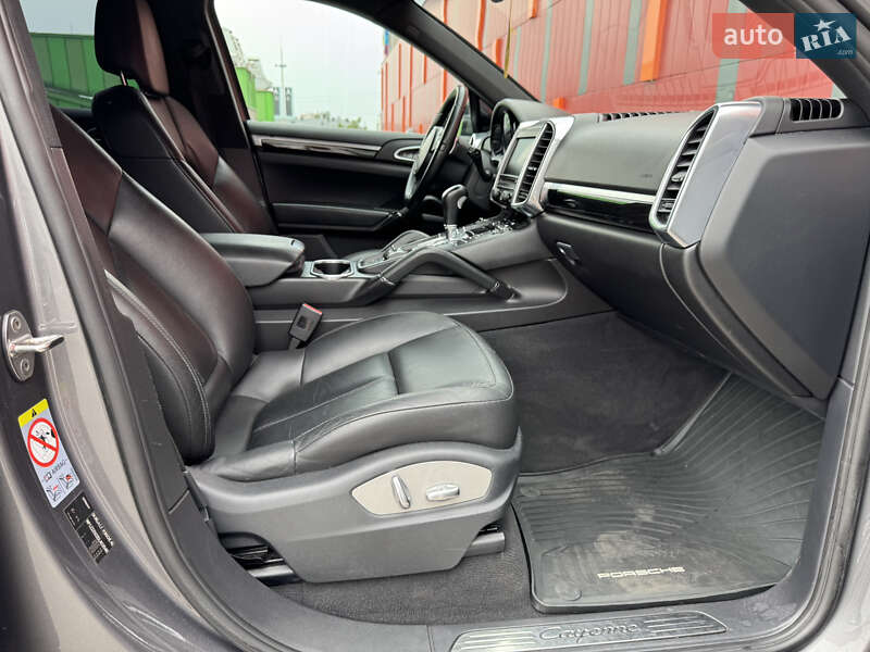 Внедорожник / Кроссовер Porsche Cayenne 2012 в Киеве фото 27 Внедорожник / Кроссовер Porsche Cayenne 2012 в Киеве