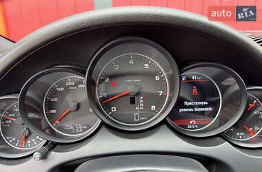 Позашляховик / Кросовер Porsche Cayenne 2012 в 