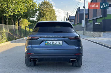Внедорожник / Кроссовер Porsche Cayenne 2018 в 