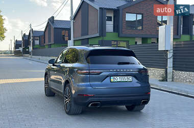 Внедорожник / Кроссовер Porsche Cayenne 2018 в 