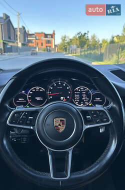 Внедорожник / Кроссовер Porsche Cayenne 2018 в 