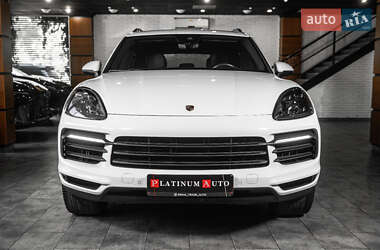Внедорожник / Кроссовер Porsche Cayenne 2018 в 