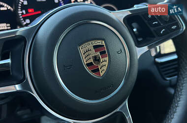 Внедорожник / Кроссовер Porsche Cayenne 2018 в 