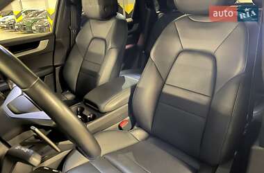Внедорожник / Кроссовер Porsche Cayenne 2023 в 