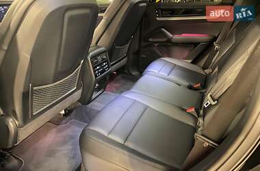 Внедорожник / Кроссовер Porsche Cayenne 2023 в 