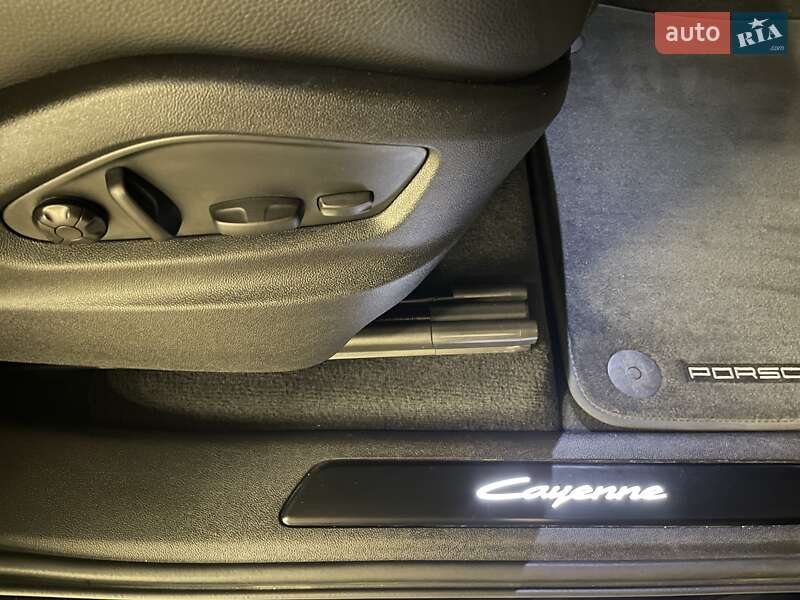 Внедорожник / Кроссовер Porsche Cayenne 2023 в Киеве фото 44 Внедорожник / Кроссовер Porsche Cayenne 2023 в Киеве
