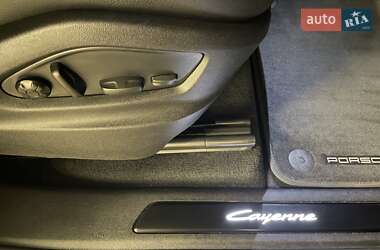 Внедорожник / Кроссовер Porsche Cayenne 2023 в 