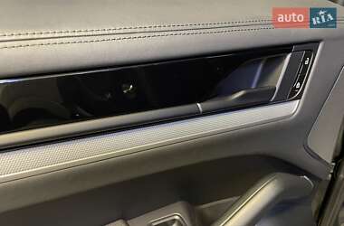 Внедорожник / Кроссовер Porsche Cayenne 2023 в 