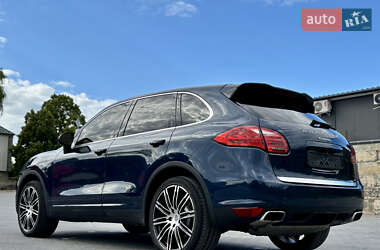 Позашляховик / Кросовер Porsche Cayenne 2012 в 