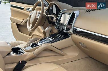 Позашляховик / Кросовер Porsche Cayenne 2012 в 