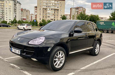 Внедорожник / Кроссовер Porsche Cayenne 2005 в 