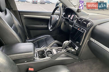 Внедорожник / Кроссовер Porsche Cayenne 2005 в 