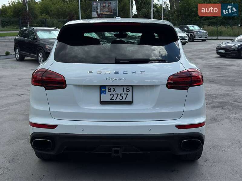 Позашляховик / Кросовер Porsche Cayenne 2015 в Кам'янець-Подільському