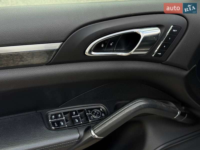 Позашляховик / Кросовер Porsche Cayenne 2015 в Кам'янець-Подільському