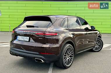 Внедорожник / Кроссовер Porsche Cayenne 2018 в 