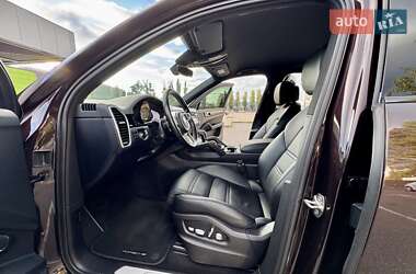 Внедорожник / Кроссовер Porsche Cayenne 2018 в 