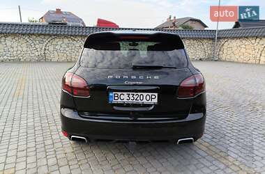 Позашляховик / Кросовер Porsche Cayenne 2013 в 