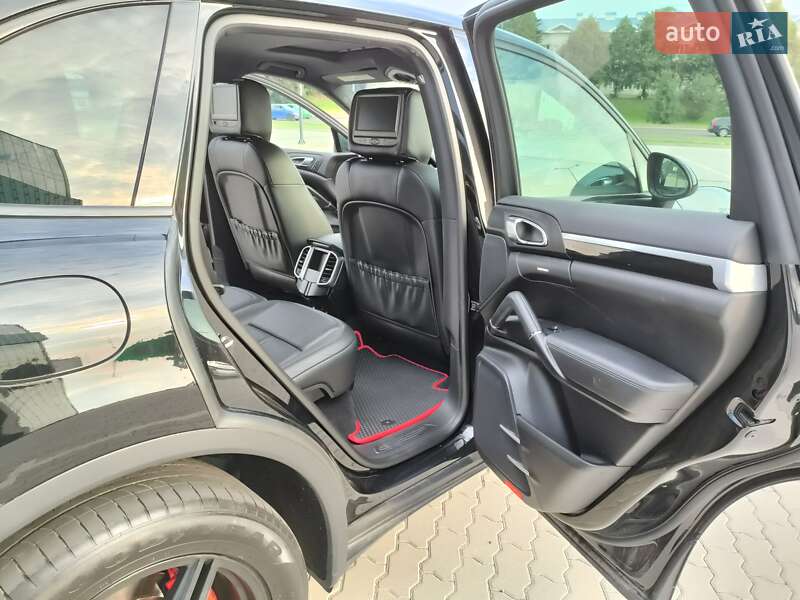 Внедорожник / Кроссовер Porsche Cayenne 2013 в Львове