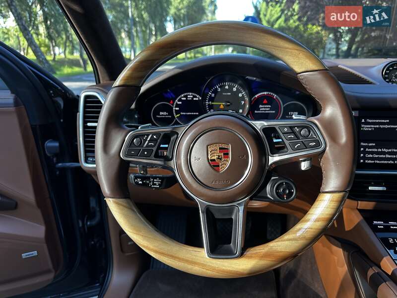 Позашляховик / Кросовер Porsche Cayenne 2018 в Києві