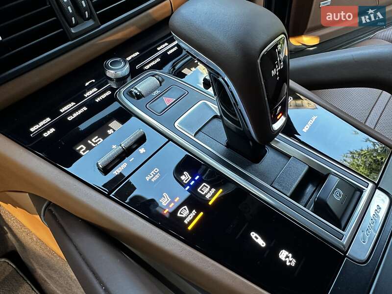 Позашляховик / Кросовер Porsche Cayenne 2018 в Києві