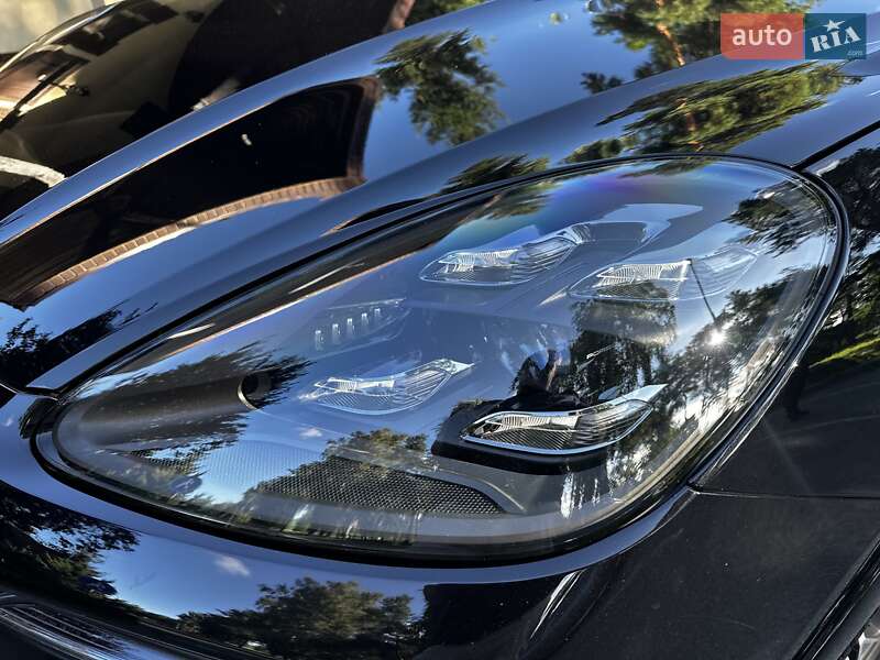 Позашляховик / Кросовер Porsche Cayenne 2018 в Києві