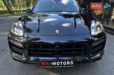 Внедорожник / Кроссовер Porsche Cayenne 2018 в 