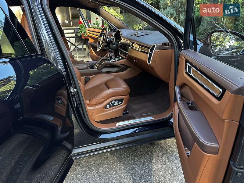 Позашляховик / Кросовер Porsche Cayenne 2018 в Києві