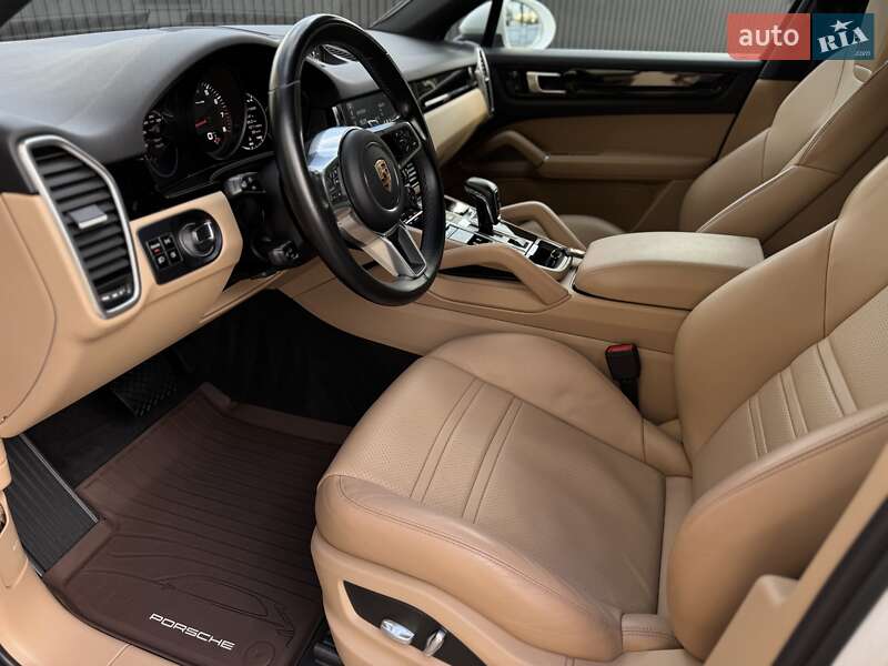 Позашляховик / Кросовер Porsche Cayenne 2019 в Стрию