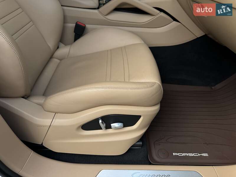 Внедорожник / Кроссовер Porsche Cayenne 2019 в Стрые