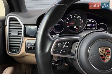 Внедорожник / Кроссовер Porsche Cayenne 2019 в 