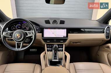 Внедорожник / Кроссовер Porsche Cayenne 2019 в 