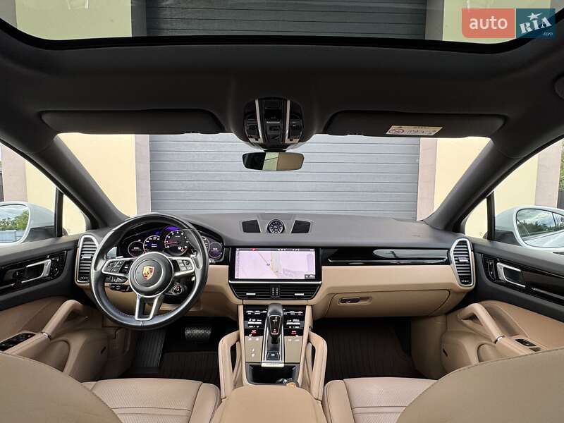 Позашляховик / Кросовер Porsche Cayenne 2019 в Стрию