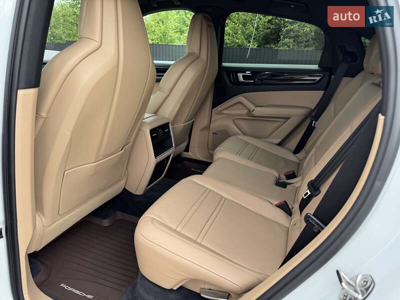 Позашляховик / Кросовер Porsche Cayenne 2019 в Стрию